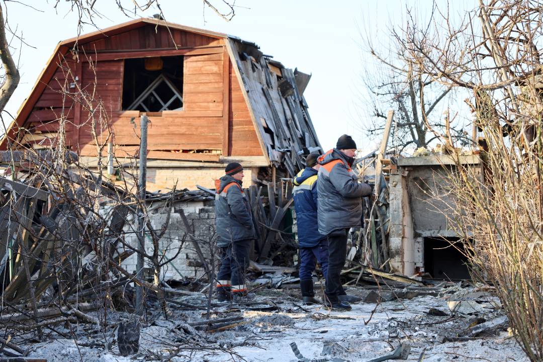 Наслідки нічного комбінованого удару по Чернігову: постраждалих немає, триває ліквідація пошкоджень