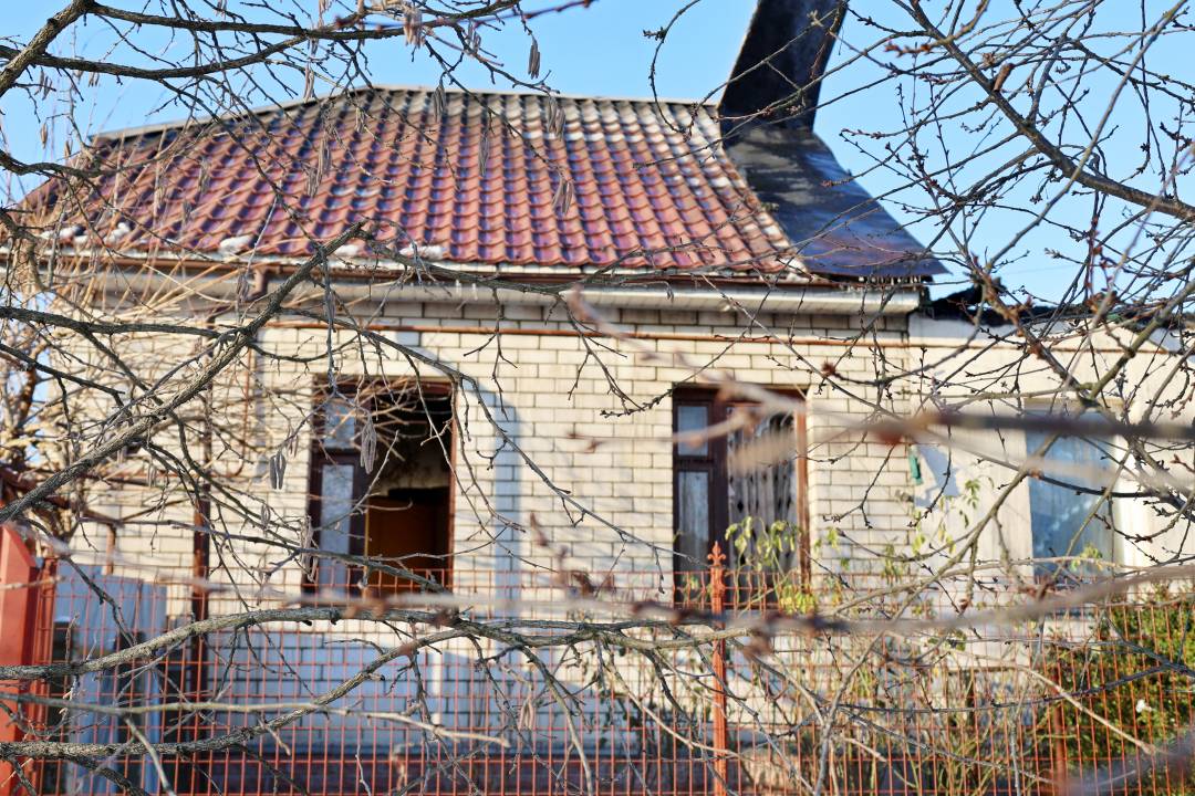 Наслідки нічного комбінованого удару по Чернігову: постраждалих немає, триває ліквідація пошкоджень