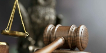 Понад 300 тисяч гривень збитків на будівництві: на Ніжинщині перед судом постануть керівник медустанови та інженер технагляду