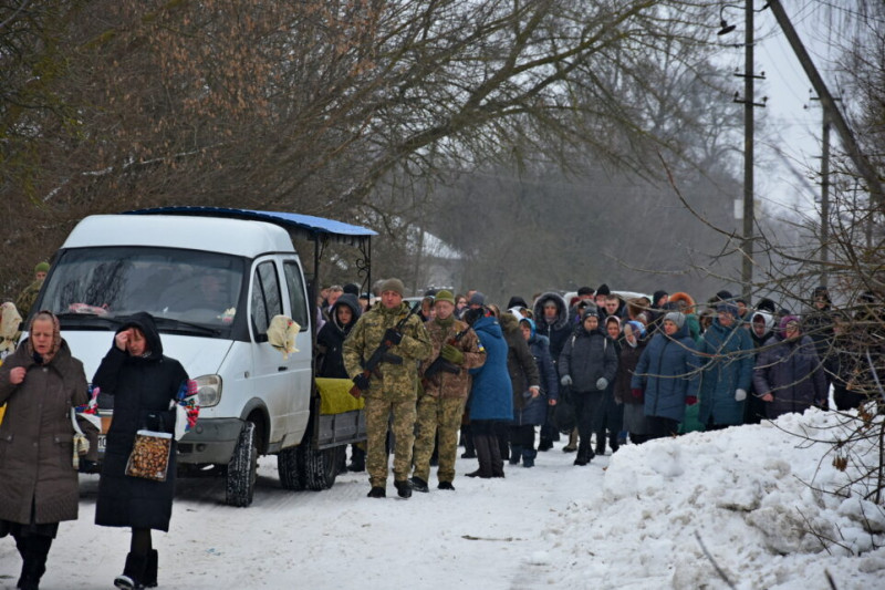 Прослужив 23 дні: на Чернігівщині попрощалися зі старшим солдатом