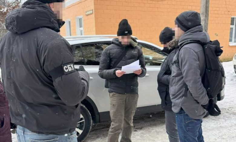 СБУ викрила на Чернігівщині податківців, які «обкладали даниною» підприємців