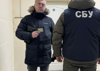 СБУ викрила на Чернігівщині податківців, які «обкладали даниною» підприємців