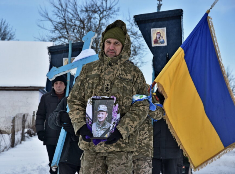 У громаді на Чернігівщині попрощалися із захисником, який загинув на Запоріжжі