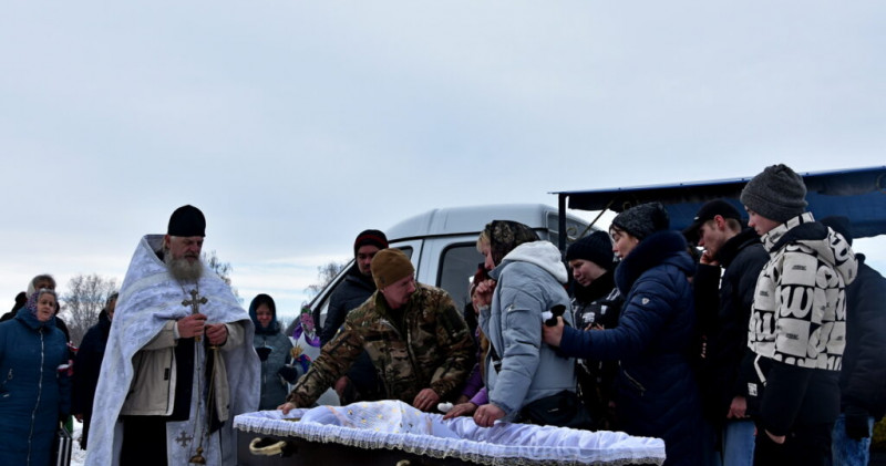 У громаді на Чернігівщині попрощалися із захисником, який загинув на Запоріжжі