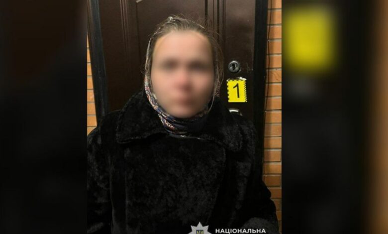 Вдарила ножем у шию: на Чернігівщині жінка жорстоко вбила знайомого
