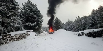 На Чернігівщині російський FPV-дрон знищив службове авто лісівників На Чернігівщині російський FPV-дрон знищив службове авто лісівників
