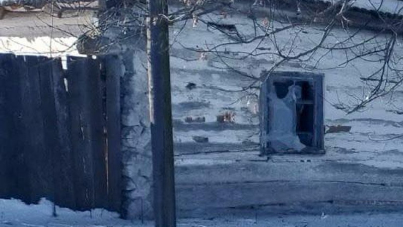 Пошкоджені приватні будинки: росіяни FPV-дронами та з артилерії атакували Будо-Вороб'ївську на Чернігівщині