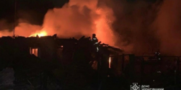 Російські БпЛА вдарили по будівлі бібліотеки та обʼєкту звʼязку на прикордонні Чернігівщини