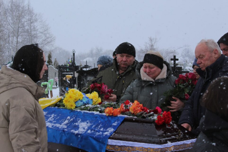На Чернігівщині попрощалися з солдатом, який загинув на Курщині