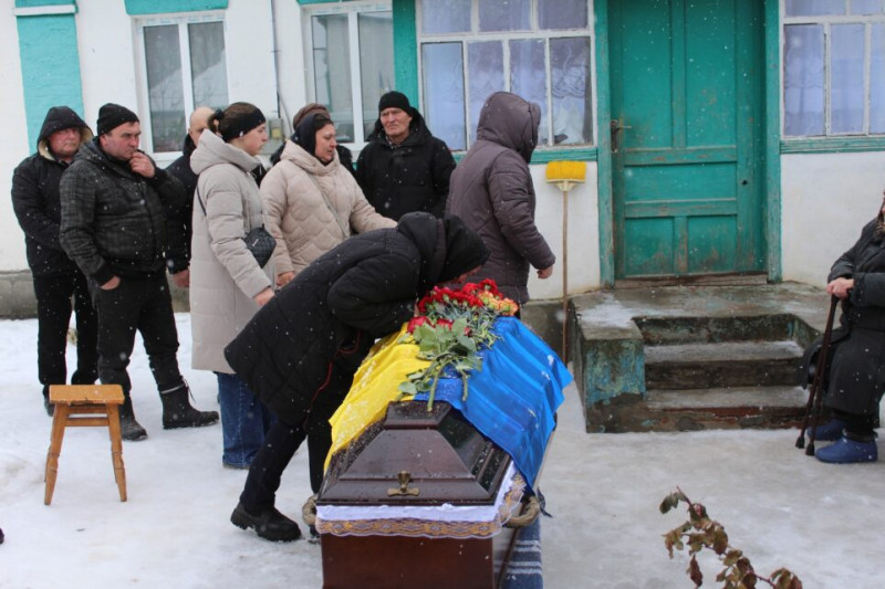 На Чернігівщині попрощалися з солдатом, який загинув на Курщині