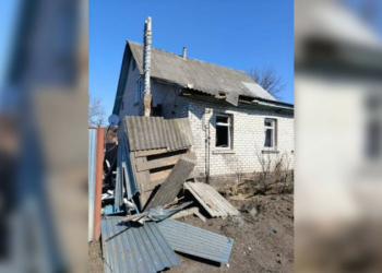 Пошкоджені скління та дах приватного будинку: російський ударний БпЛА «Молнія» атакував Семенівку на Чернігівщині