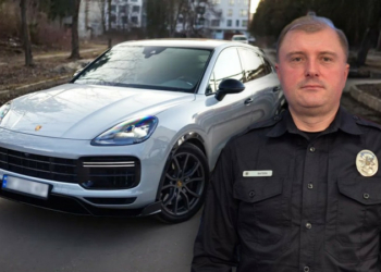 Поліцейський з Чернігівщини отримав у спадок від 75-річної матері Porsche Cayenne за майже 4 млн грн