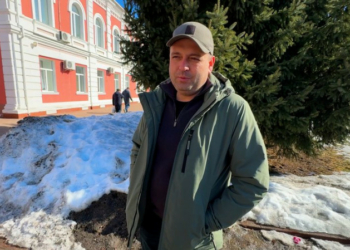 «Сніг зійшов разом з асфальтом»: що розповідають жителі Чернігівщини про стан доріг після зими