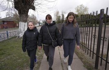 Вижили, бо пішли в гості: історія багатодітної сім’ї з прикордоння Чернігівщини, чий дім знищили російські безпілотники