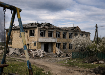 Освіта під звуки тривог та вибухів : як навчаються школярі на Чернігівщині