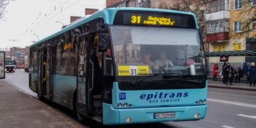 У Чернігові змінили маршрути транспорту через перекриття дороги