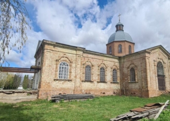 У селі на Чернігівщині збереглася старовинна цегляна церква