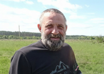 «Йому стільки кісток переламали»: на Чернігівщині попрощаються із загиблим у полоні Олександром Горловим