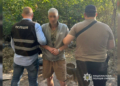 Зірвав із шиї золотий ланцюжок із хрестиком: у Чернігові затримали підозрюваного у пограбуванні пенсіонерки