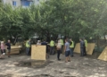 Закрили десятки вибитих вікон та частково повернули комунікації: у Чернігові відновлюють уражений дроном будинок (Фото)