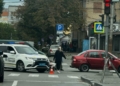 На перехресті в центрі Чернігова сталася ДТП за участю автівки та мотоцикла (Фото)