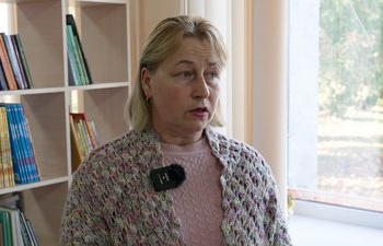 Військові — в укритті, бібліотекарі — під звуки тривоги: як на Чернігівщині писали Радіодиктант національної єдності