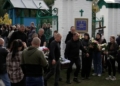 «Це була чудова сім’я»: попрощалися із родиною Іванченків, які загинули від ракетного удару РФ у Прилуках