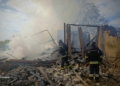 Вогонь охопив два будинки, троє людей у лікарні: наслідки удару дрона на Чернігівщині (Фото)